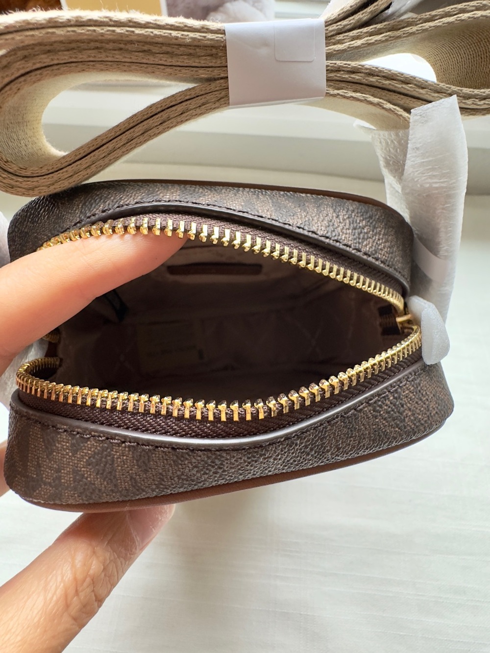 NWT 🤎Michael Kors Brown Jet Set Medium Signature Logo Crossbody
Bag - Picture 7 of 9